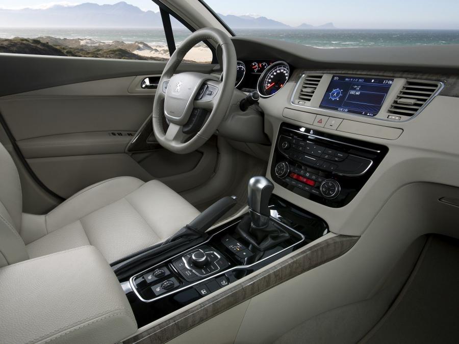  Peugeot 508 2011 года  (CN) (фото 24 из 27)